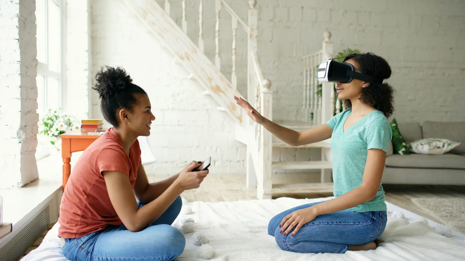 Examining Virtual Reality Applications for Managing Medical Procedure Anxiety